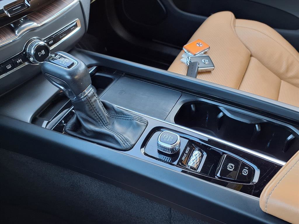 Used 2021 Volvo XC60 T5 Inscription w/ Advanced Package image 8