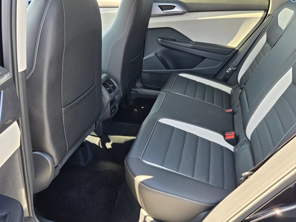 New 2026 Volkswagen Taos SEL AWD/4WD image 6