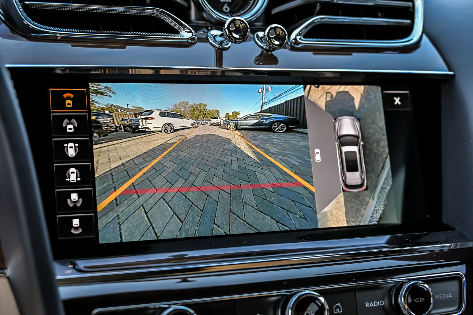 Certified 2023 Bentley Bentayga Extended Wheelbase AWD/4WD image 46