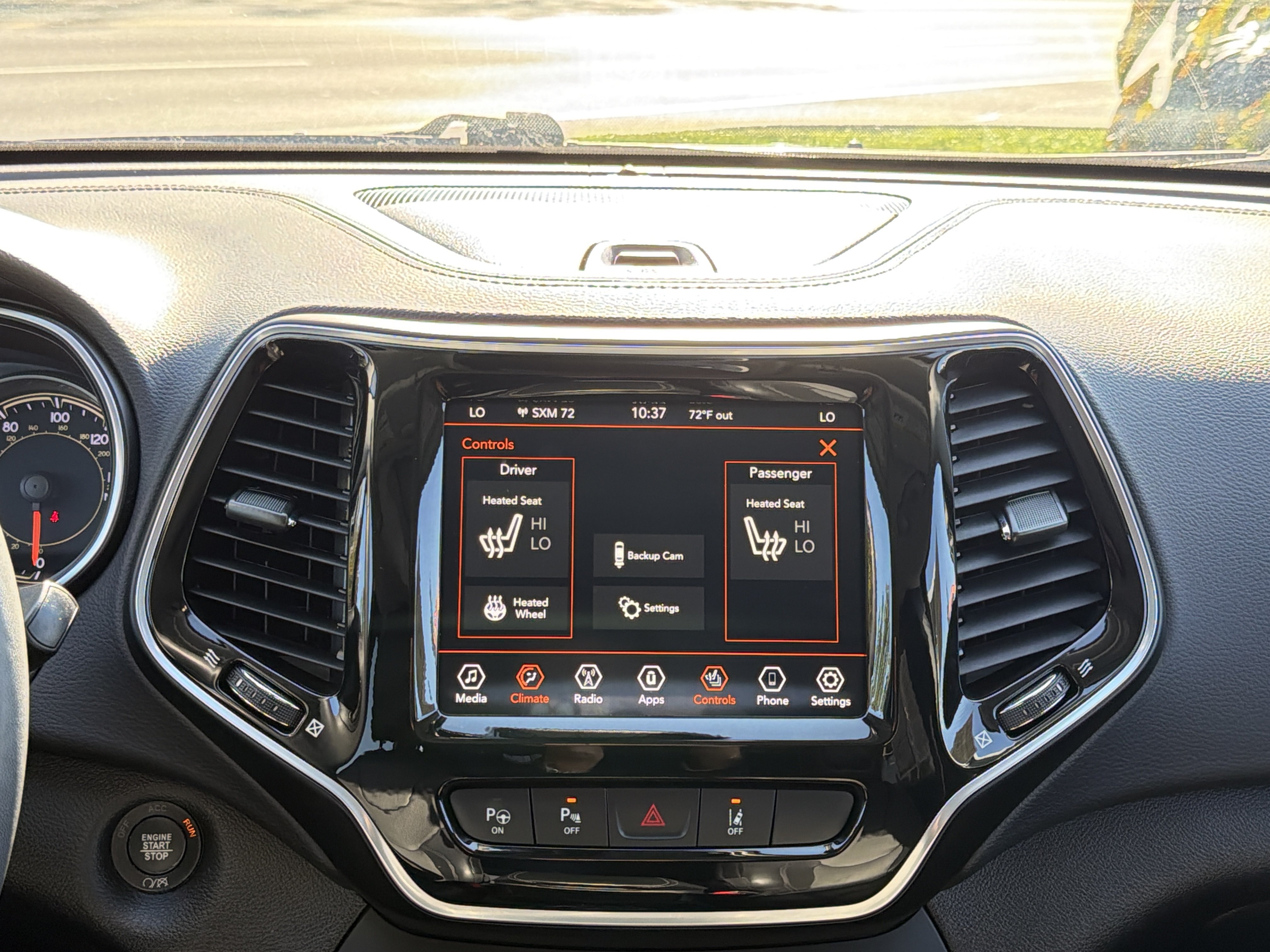Used 2021 Jeep Cherokee Limited w/ Mopar Interior Package AWD/4WD image 16