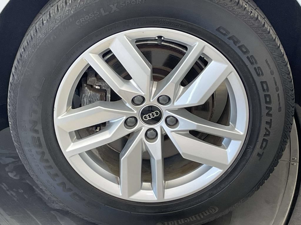 Used 2023 Audi Q5 2.0T Premium w/ Convenience Package AWD/4WD image 11