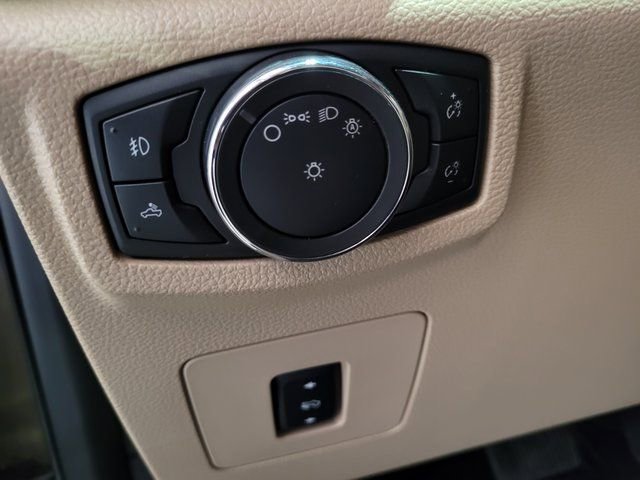 Used 2015 Ford F150 Lariat w/ Max Trailer Tow Package image 48