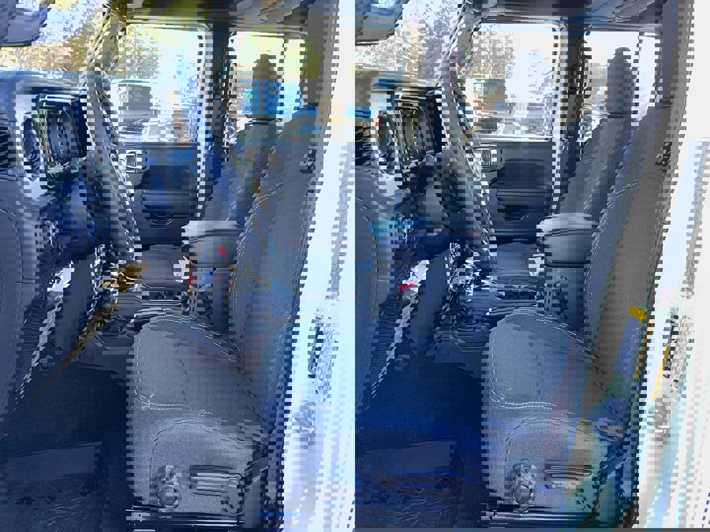 Used 2024 Jeep Wrangler Willys image 13