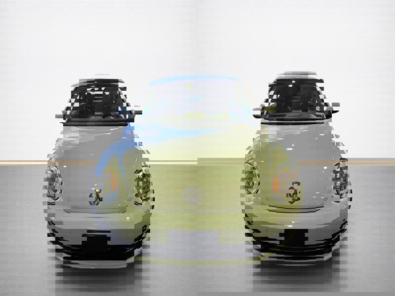 Used 2014 Volkswagen Beetle TDI image 9