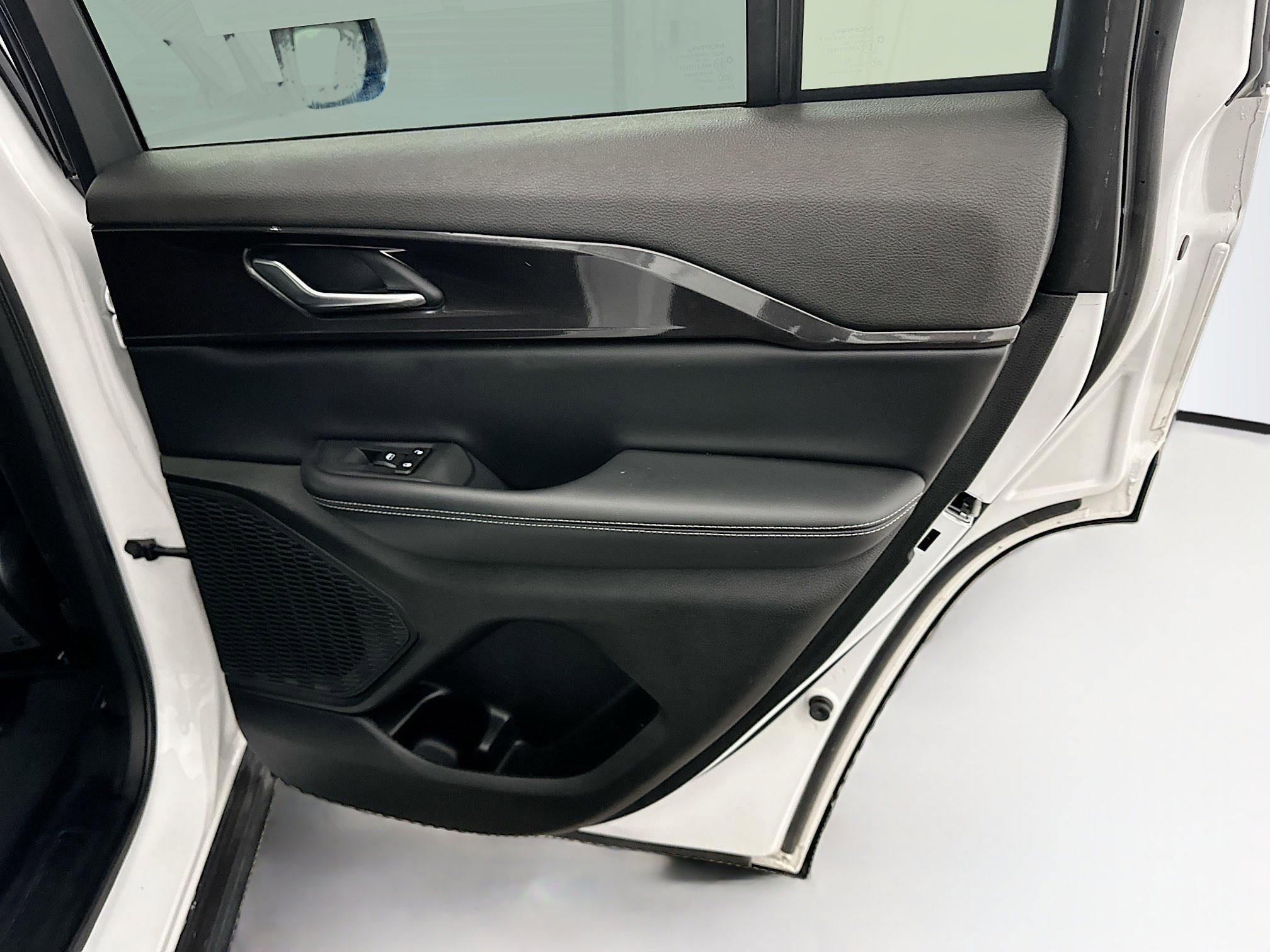 Used 2023 Jeep Grand Cherokee Altitude image 32