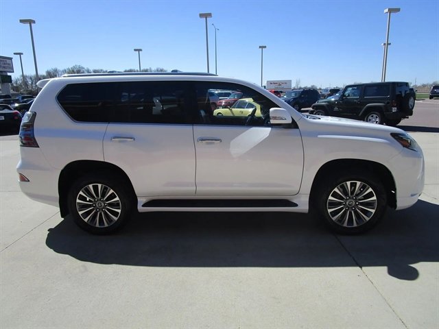 Used 2021 Lexus GX 460 Luxury w/ Off Road Package AWD/4WD image 6