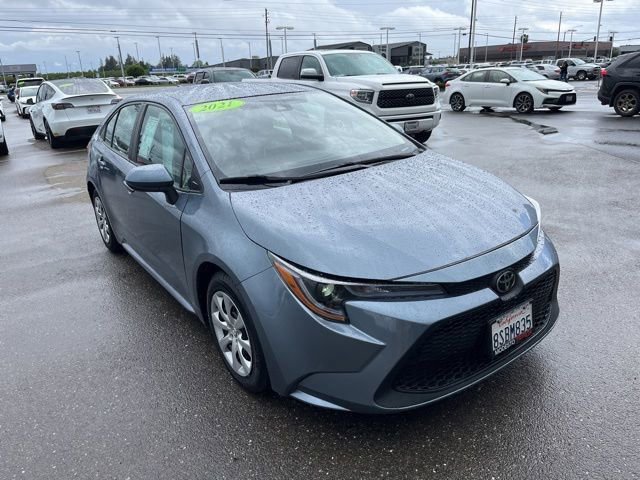 Used 2021 Toyota Corolla LE image 3