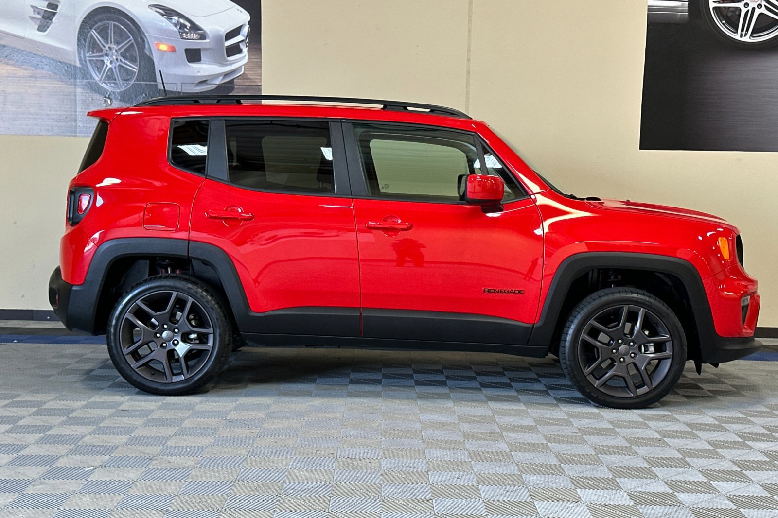 Used 2022 Jeep Renegade Latitude image 3