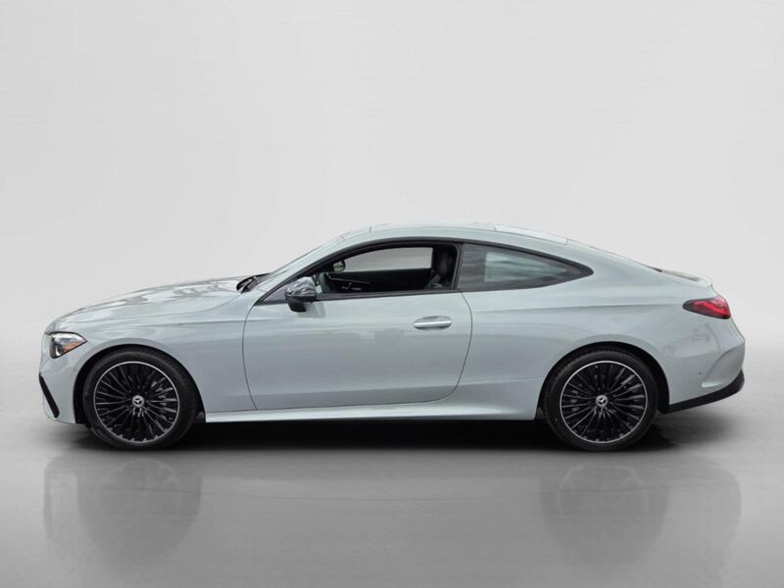 New 2026 Mercedes-Benz CLE 300 4MATIC Coupe image 2