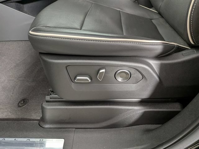 Certified 2024 Cadillac Escalade ESV Premium Luxury w/ LPO, Floor Liner Package AWD/4WD image 18