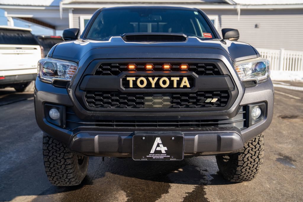 Used 2018 Toyota Tacoma TRD Sport w/ Technology Package image 10