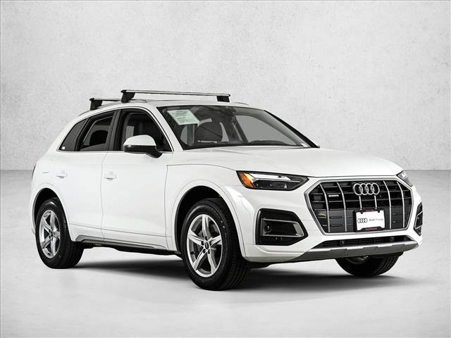 Used 2023 Audi Q5 2.0T Premium w/ Convenience Package image 3