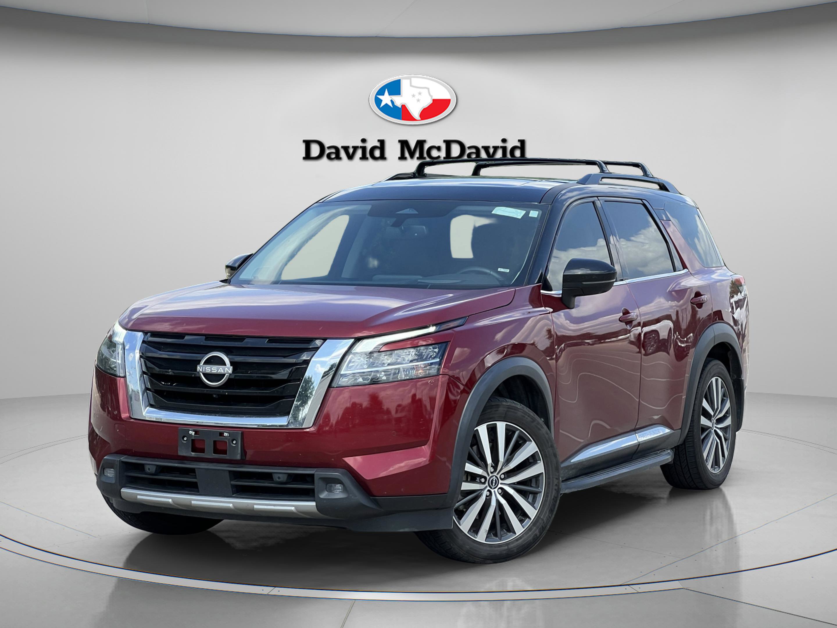 Used 2022 Nissan Pathfinder Platinum w/ Cargo Package FWD image 5