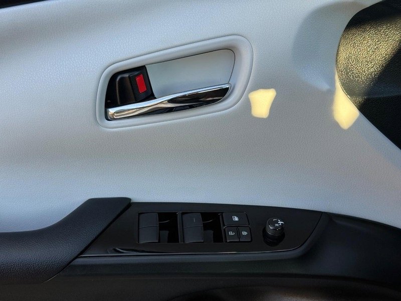 Used 2022 Toyota Prius XLE image 25