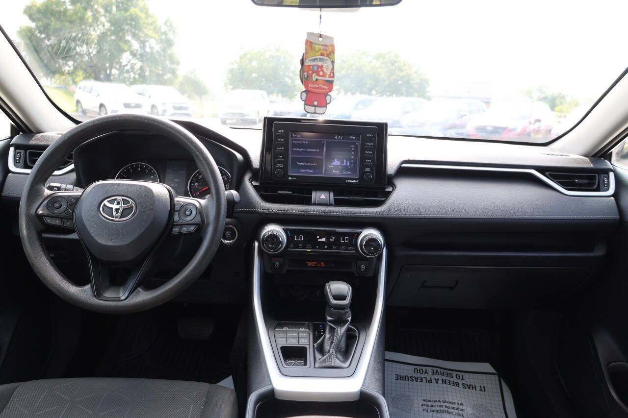 Used 2021 Toyota RAV4 XLE AWD/4WD image 14