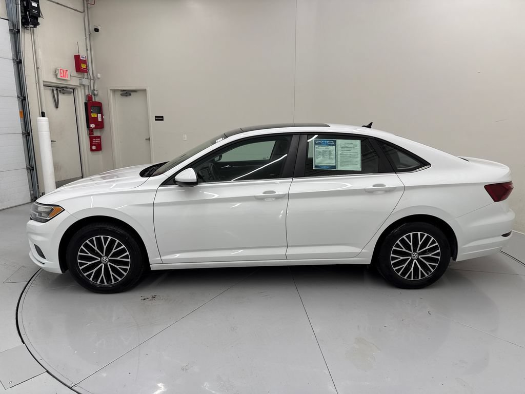 Used 2021 Volkswagen Jetta SE w/ SE Cold Weather Package FWD image 3