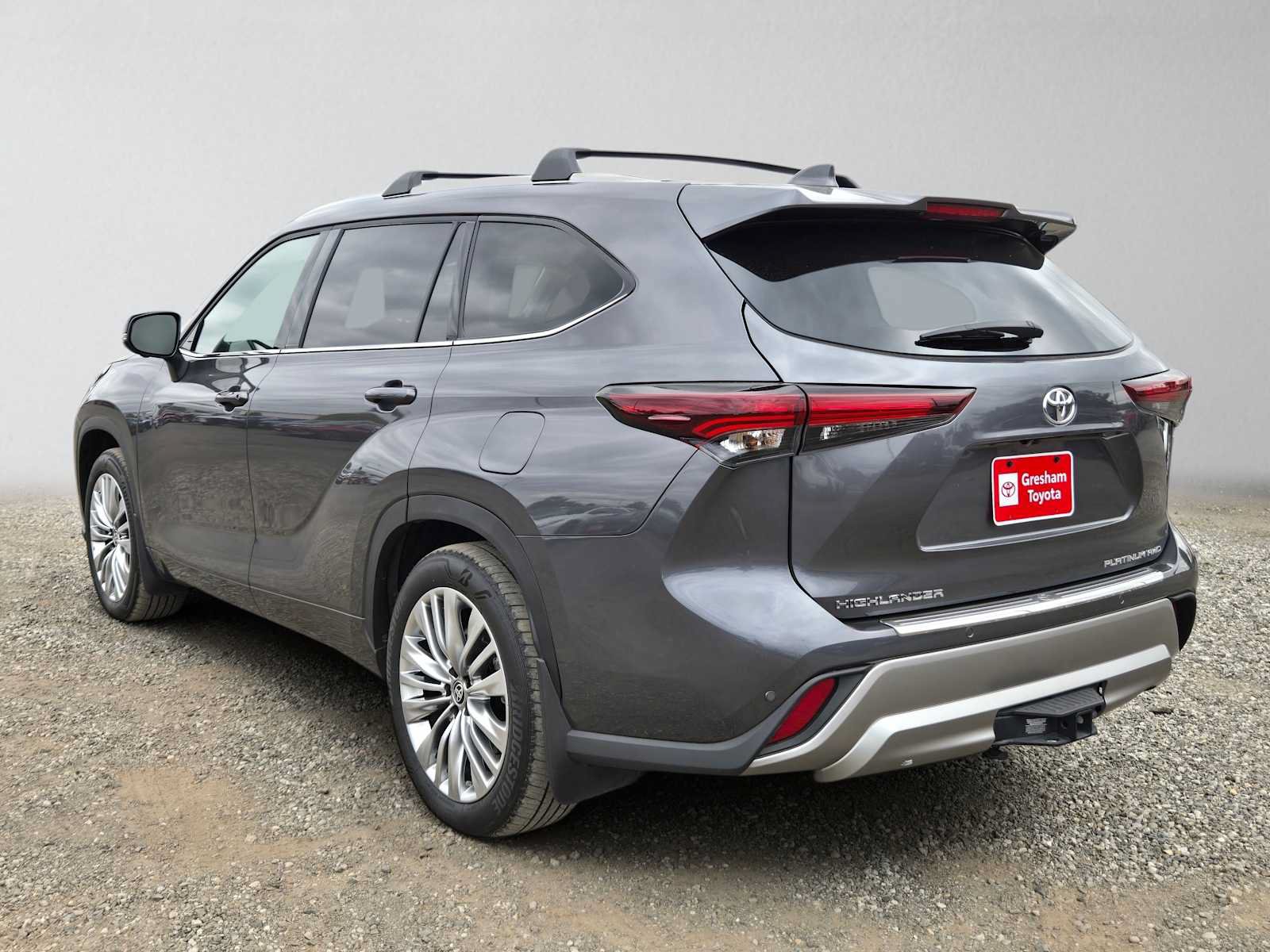 Certified 2025 Toyota Highlander Platinum AWD/4WD image 6