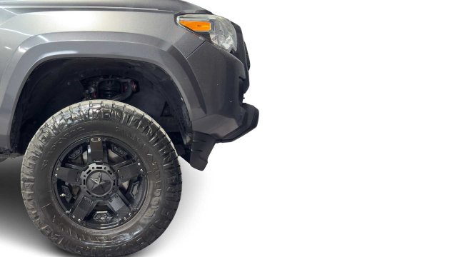 Used 2020 Toyota Tacoma SR5 RWD image 9