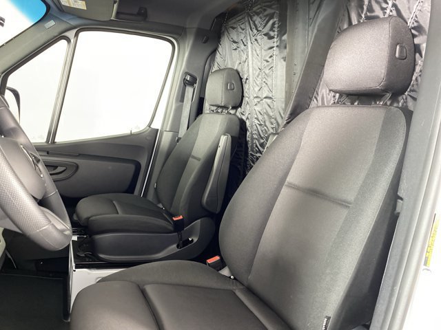 Used 2025 Mercedes-Benz Sprinter 2500 image 12