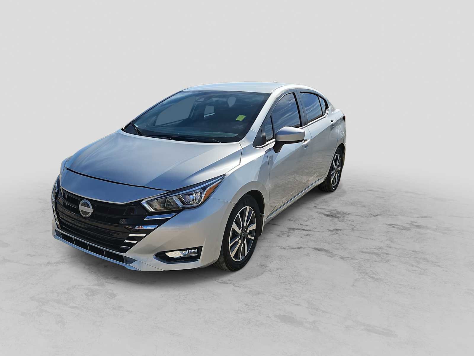 Used 2024 Nissan Versa SV w/ Trunk Package image 4