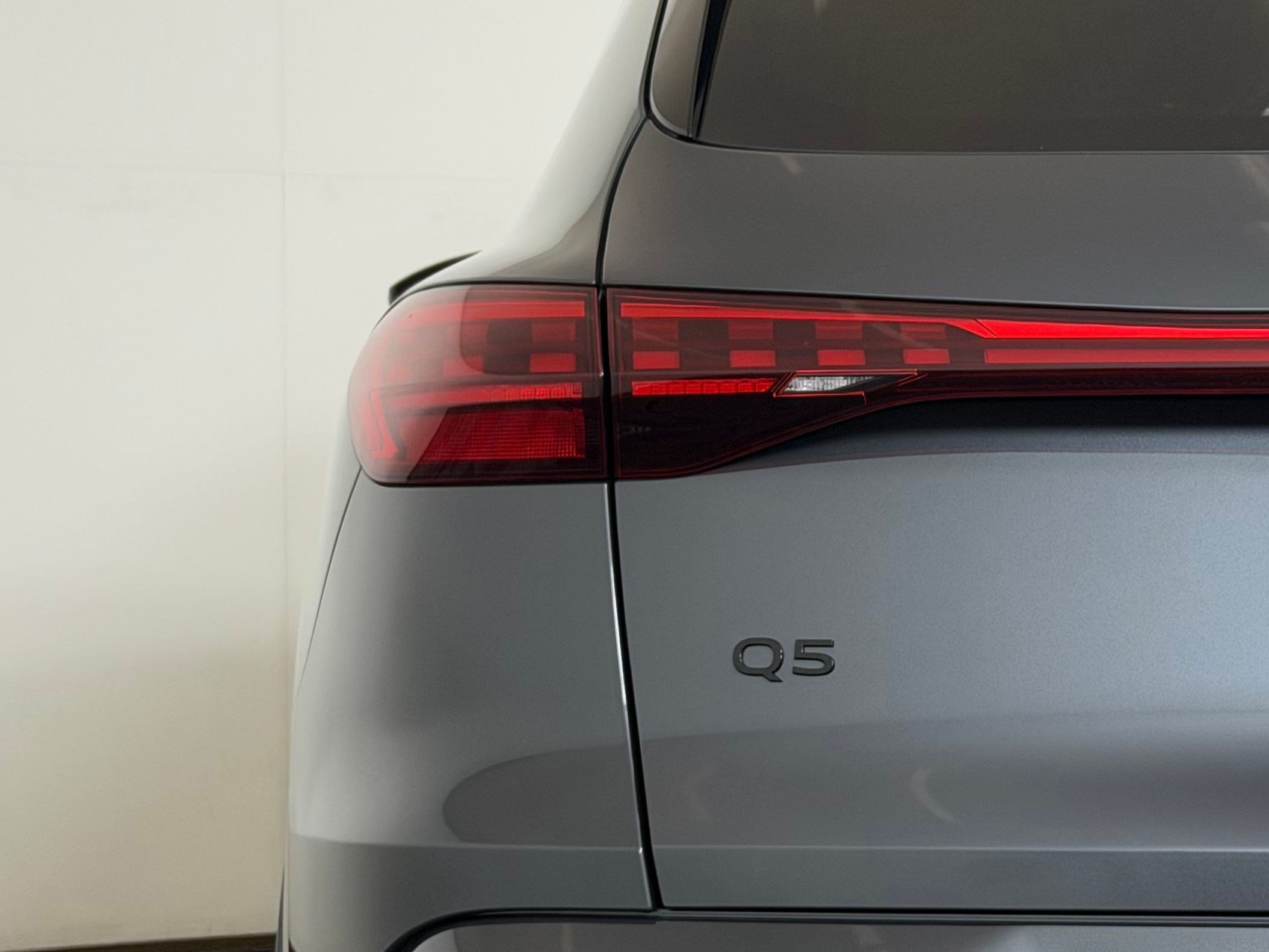 Certified 2025 Audi Q5 Premium w/ Convenience Package AWD/4WD image 29