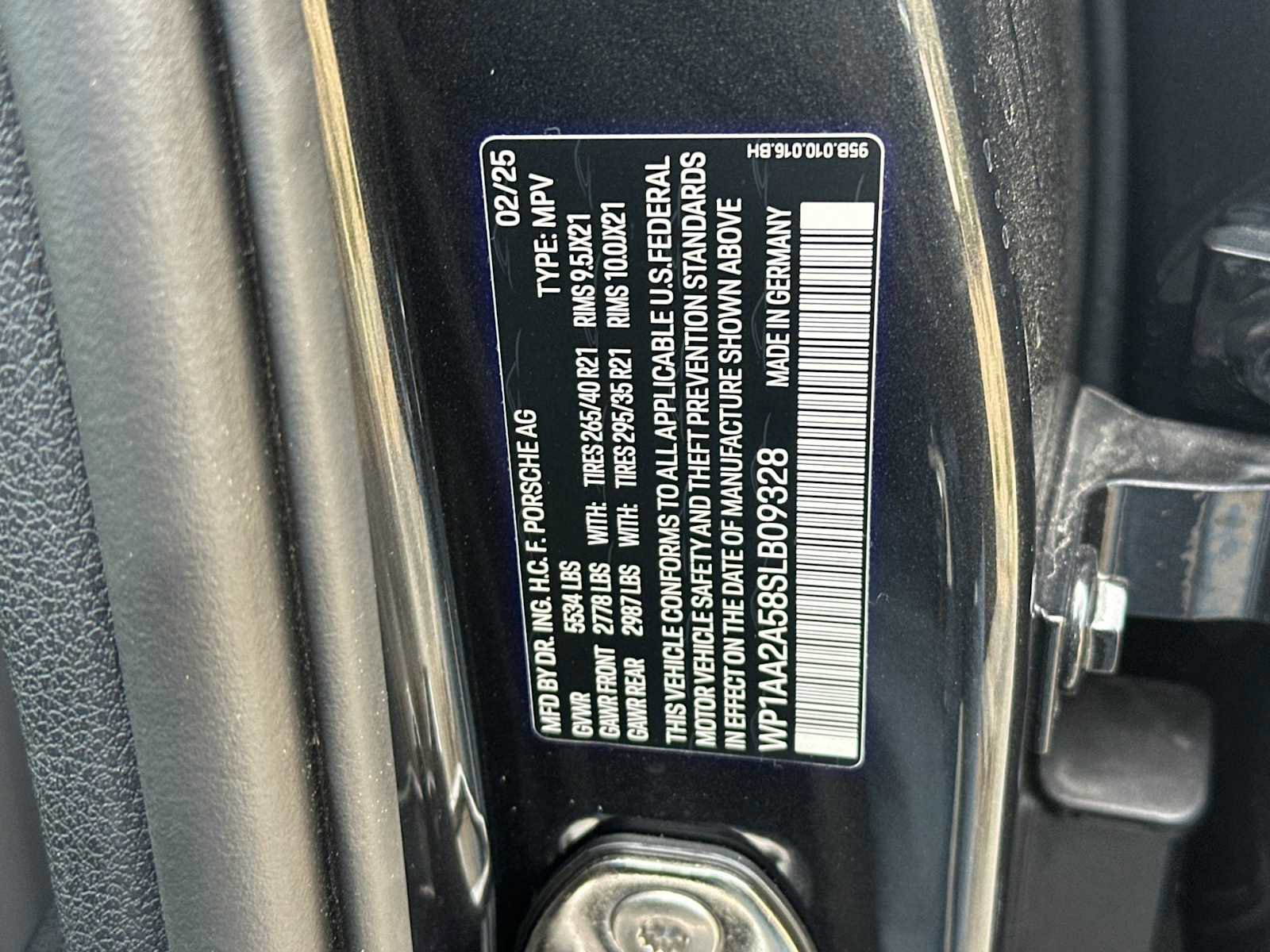 Used 2025 Porsche Macan Turbo image 30