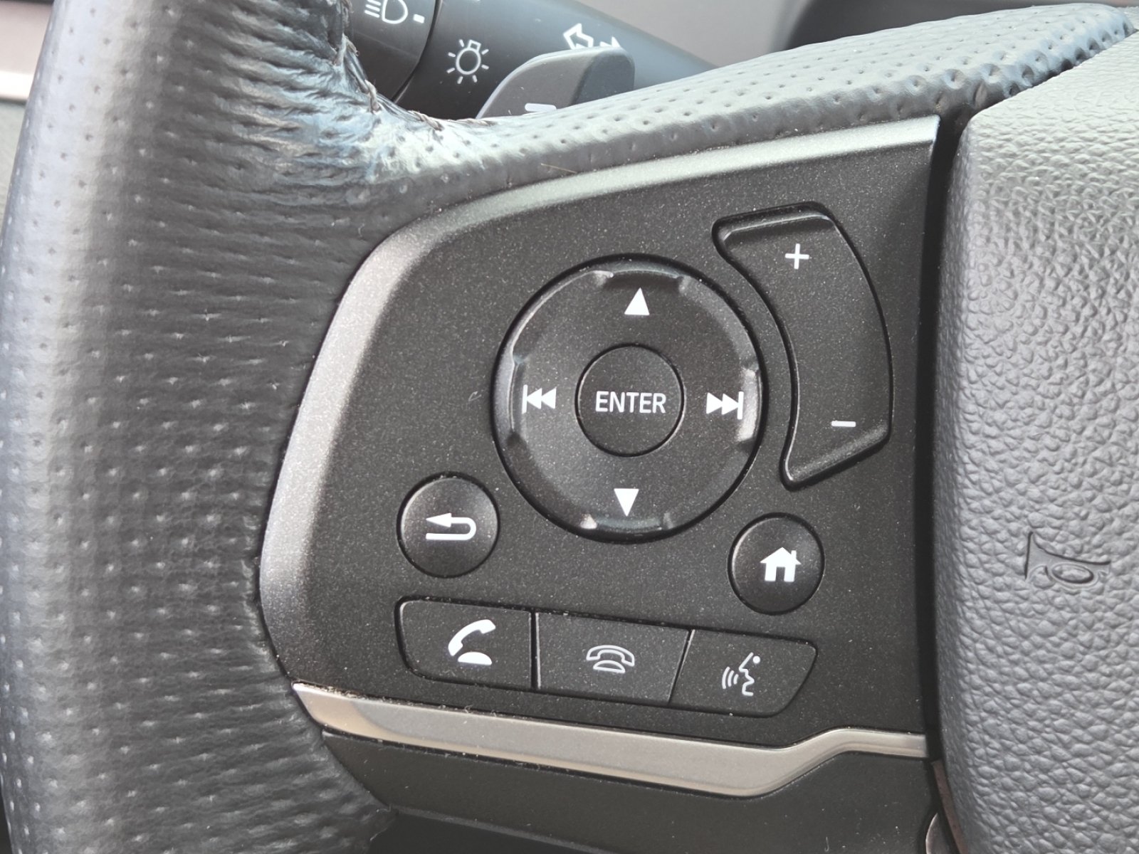 Used 2023 Honda Passport EX-L image 34