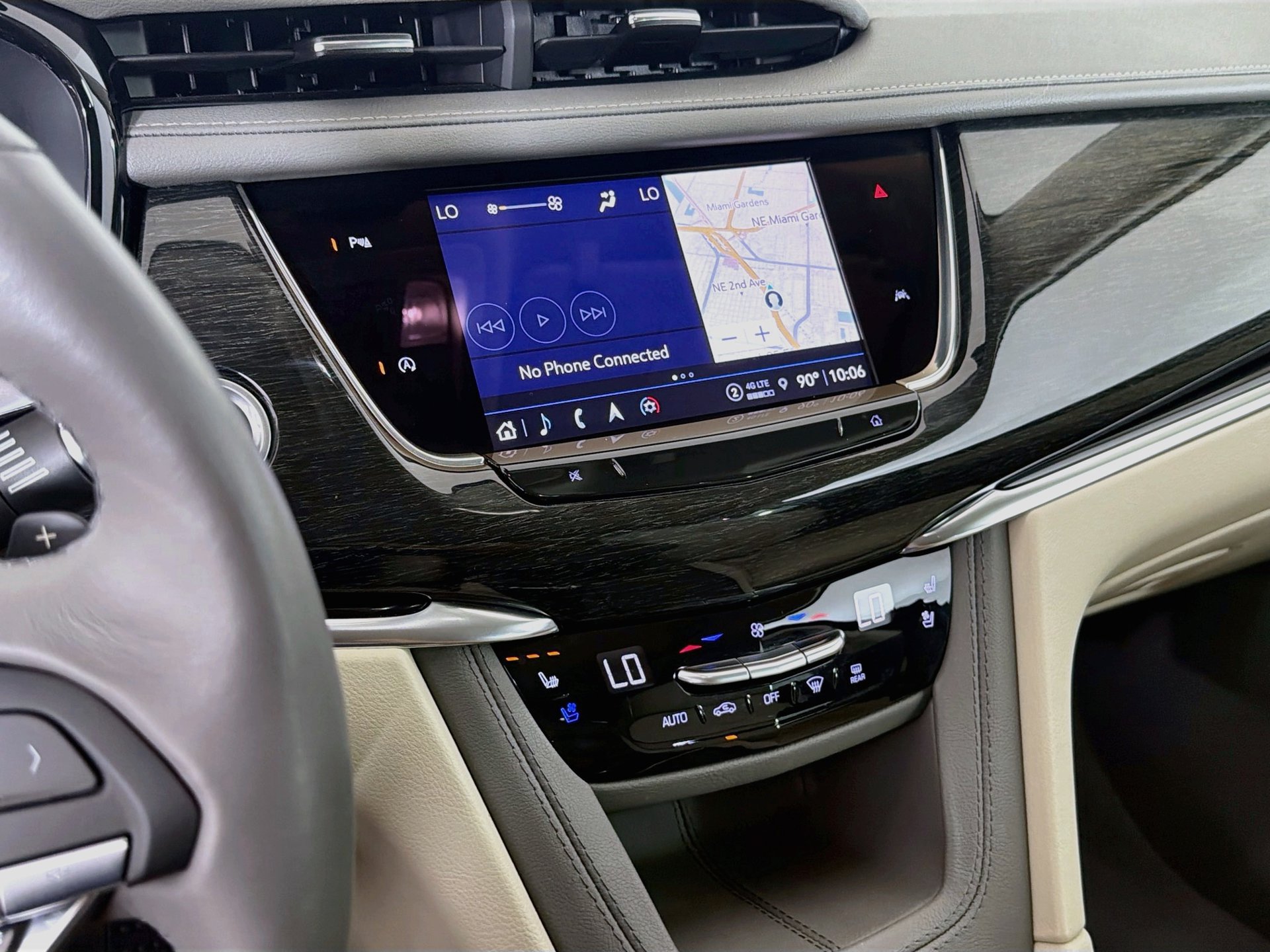 Used 2023 Cadillac XT6 Premium Luxury FWD image 31