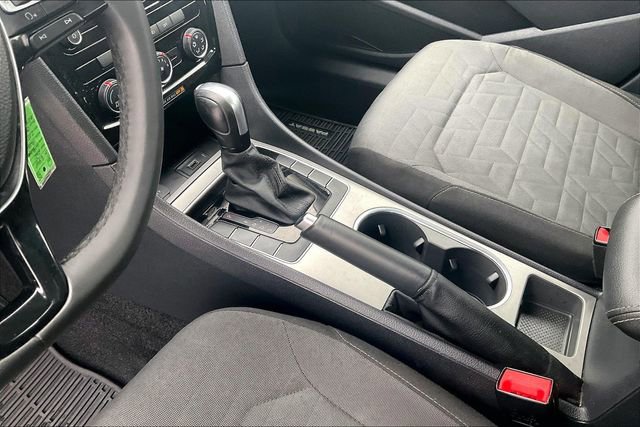 Used 2021 Volkswagen Passat 2.0T S image 17