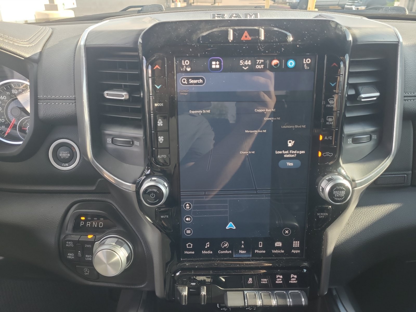 Used 2023 RAM 1500 Laramie AWD/4WD image 18