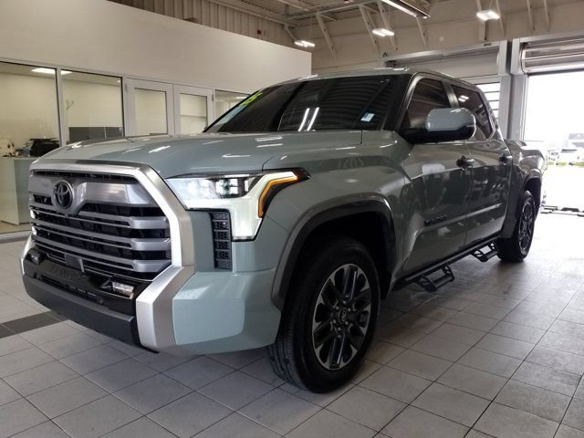 Used 2025 Toyota Tundra Limited AWD/4WD image 2