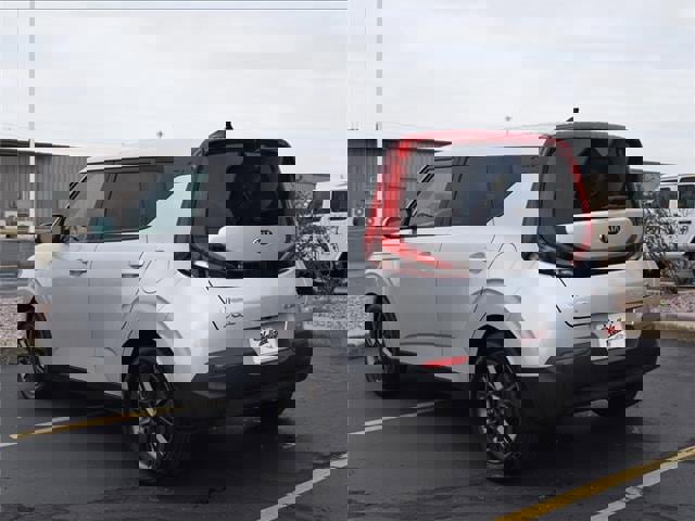 Used 2021 Kia Soul S image 7