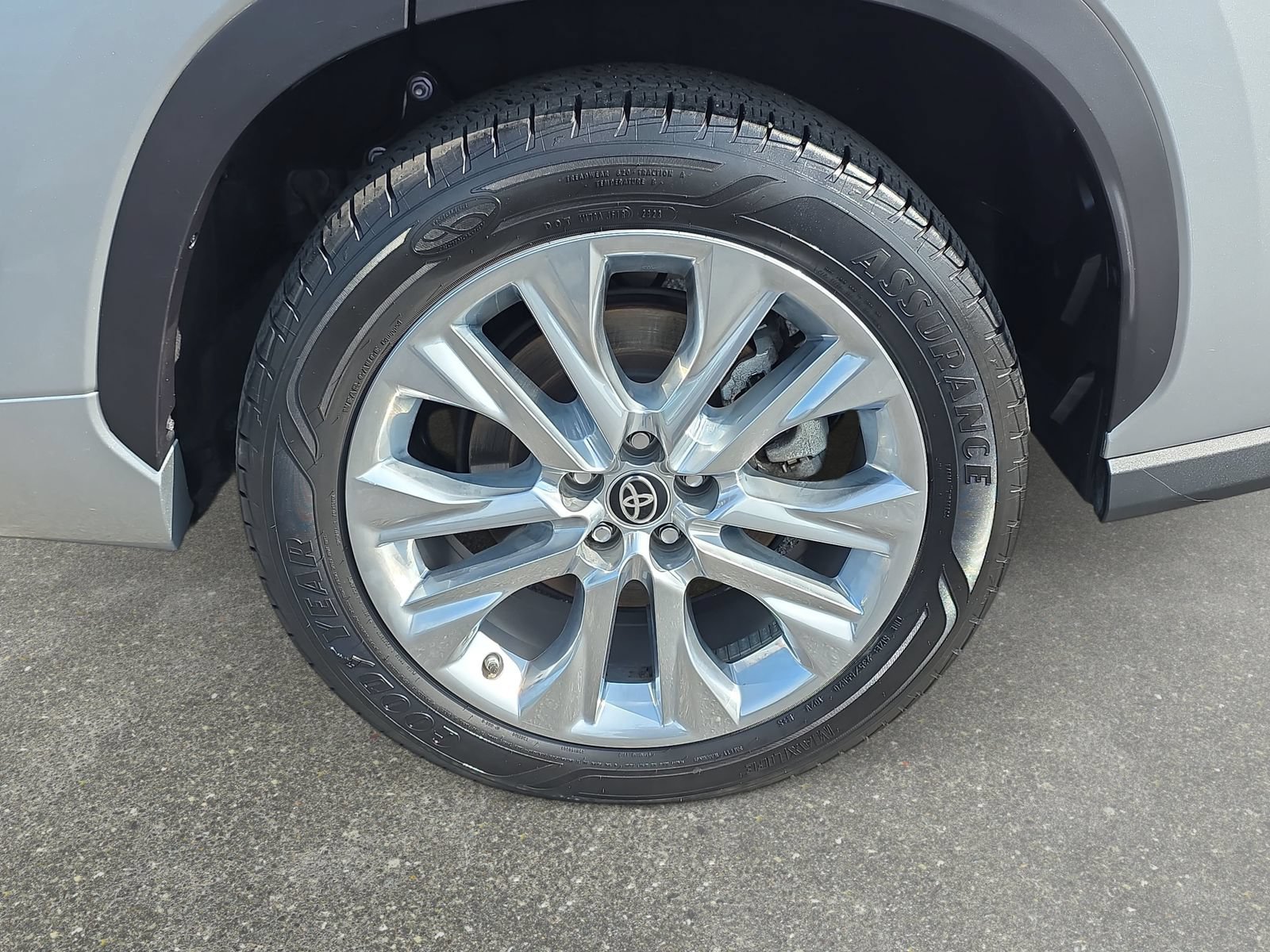 Used 2021 Toyota Highlander Limited FWD image 34