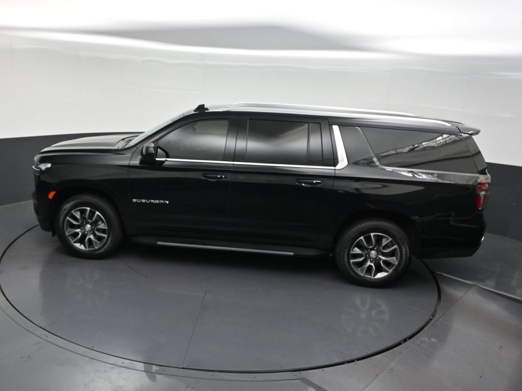 Used 2023 Chevrolet Suburban LT RWD image 19