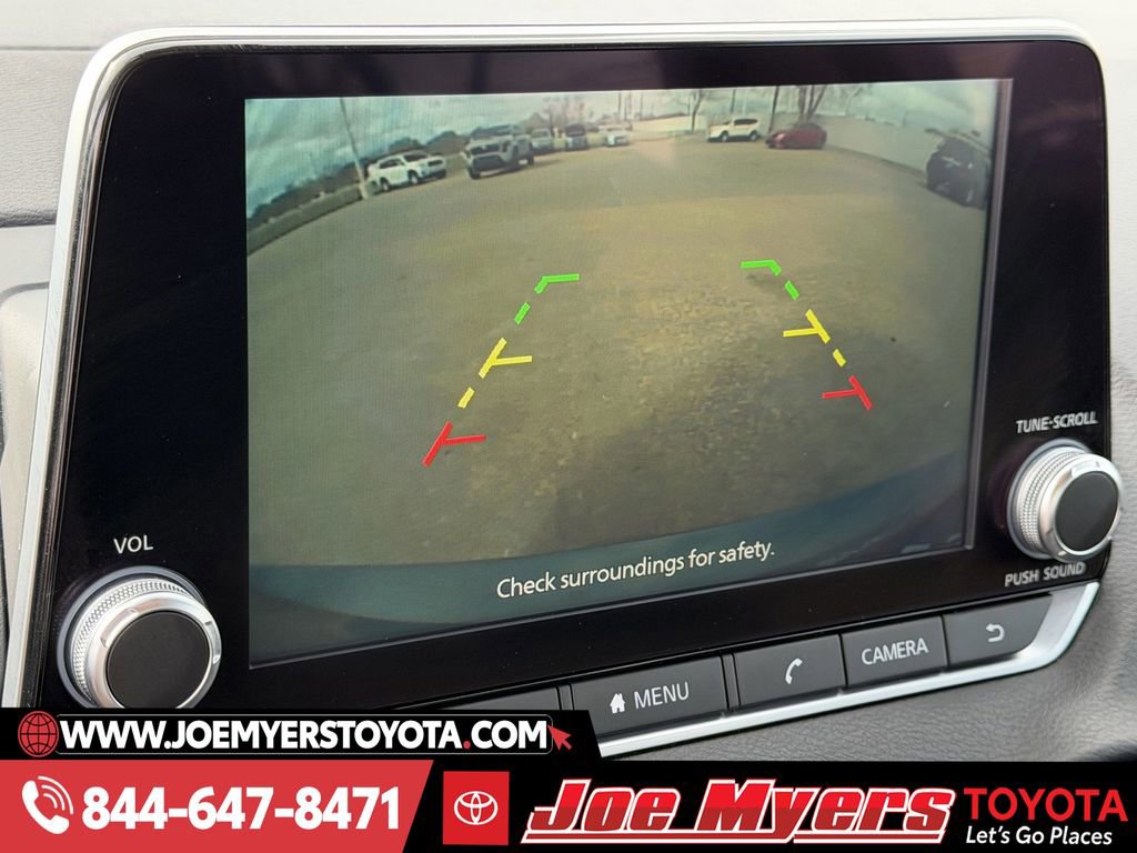 Used 2025 Nissan Sentra SV image 18