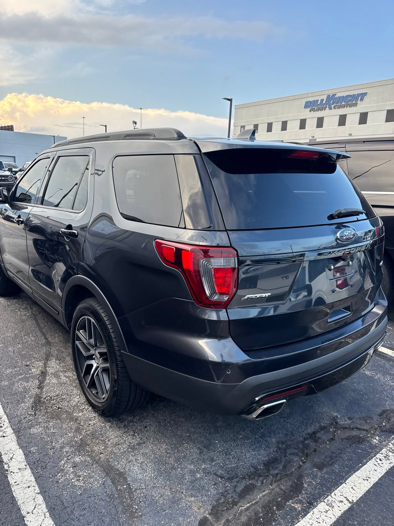 Used 2017 Ford Explorer Sport w/ Equipment Group 401A AWD/4WD image 4