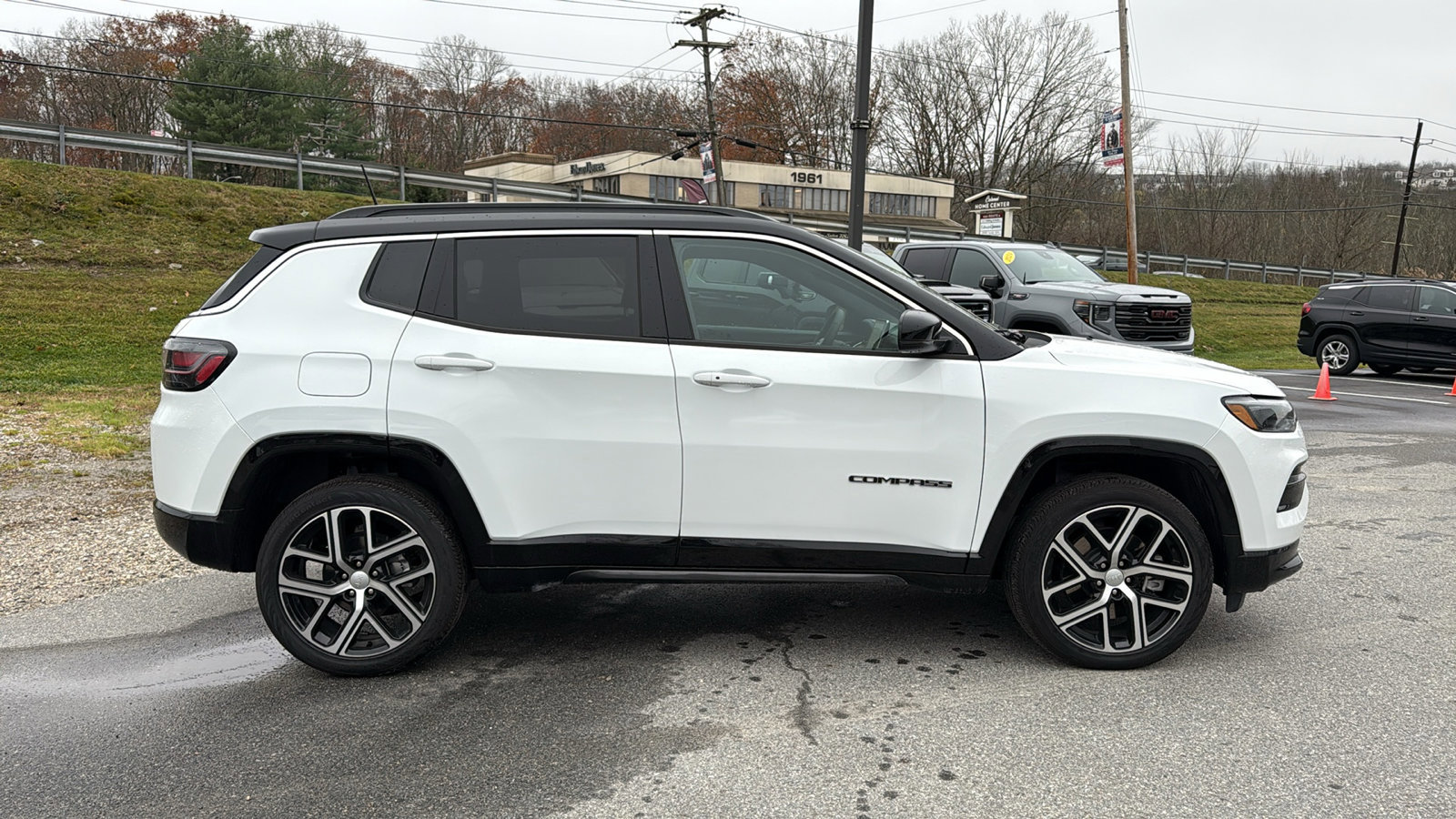 Certified 2024 Jeep Compass Limited w/ Elite Group image 3