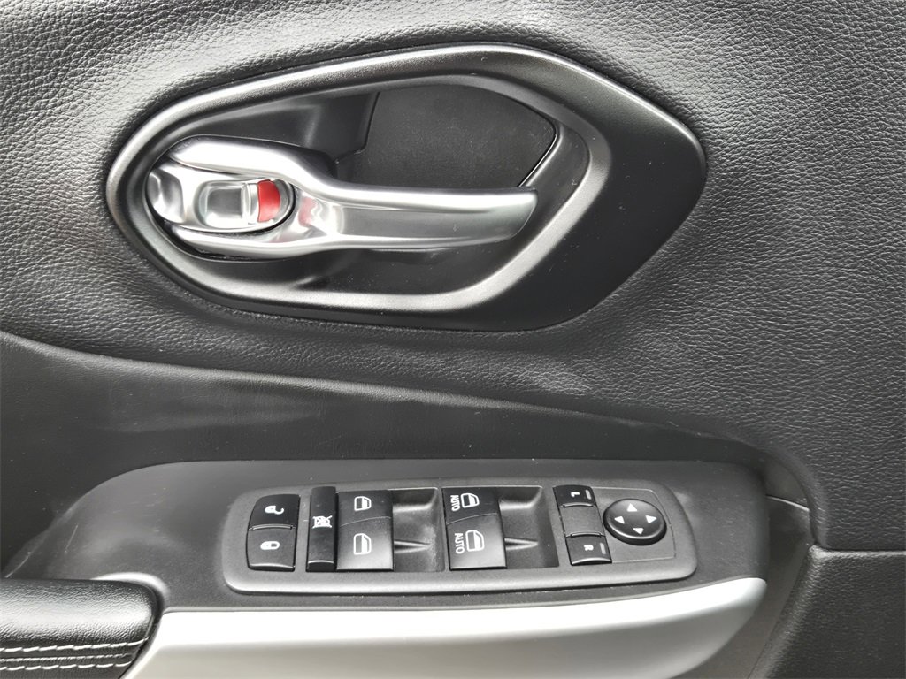 Used 2022 Jeep Cherokee Latitude image 16