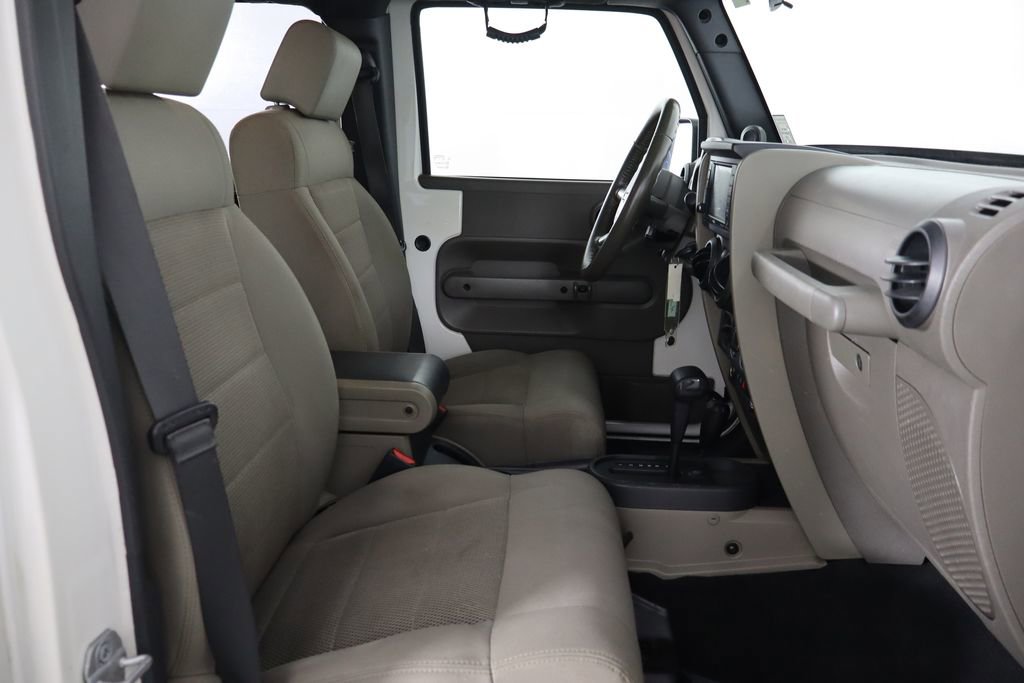 Used 2008 Jeep Wrangler Unlimited Rubicon w/ PWR Convenience Group image 14