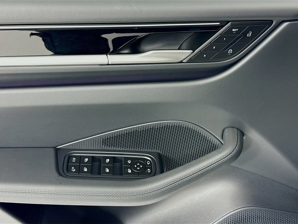New 2026 Porsche Macan Electric RWD image 11