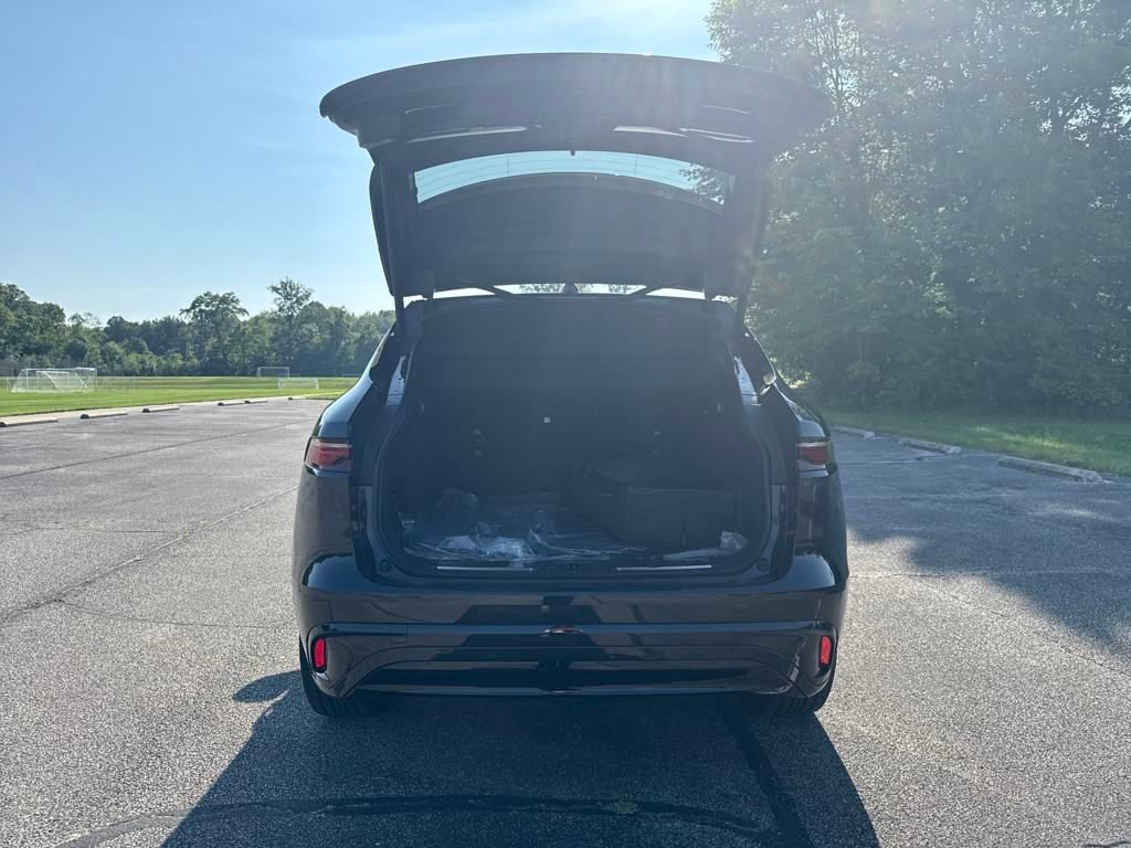 New 2026 Jaguar F-PACE R-Dynamic S image 23
