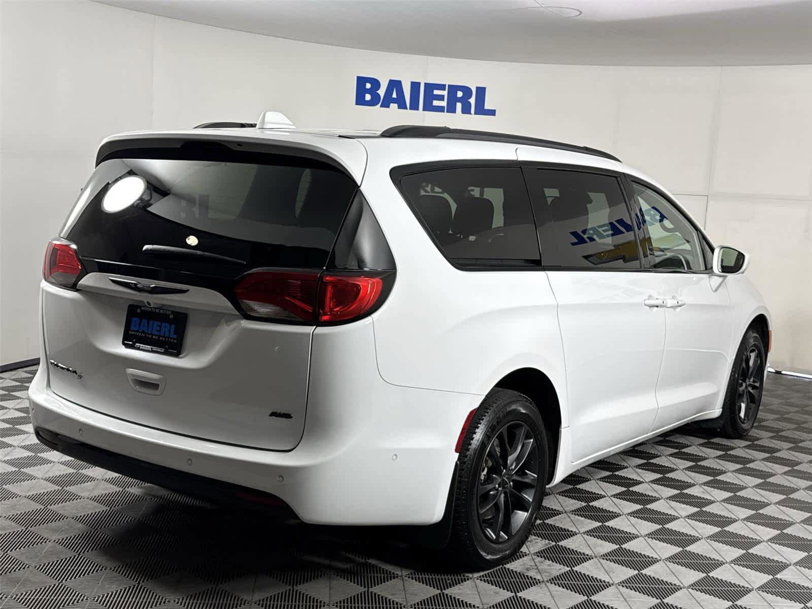 Used 2020 Chrysler Pacifica Touring-L w/ Advanced Safetytec Group AWD/4WD image 5