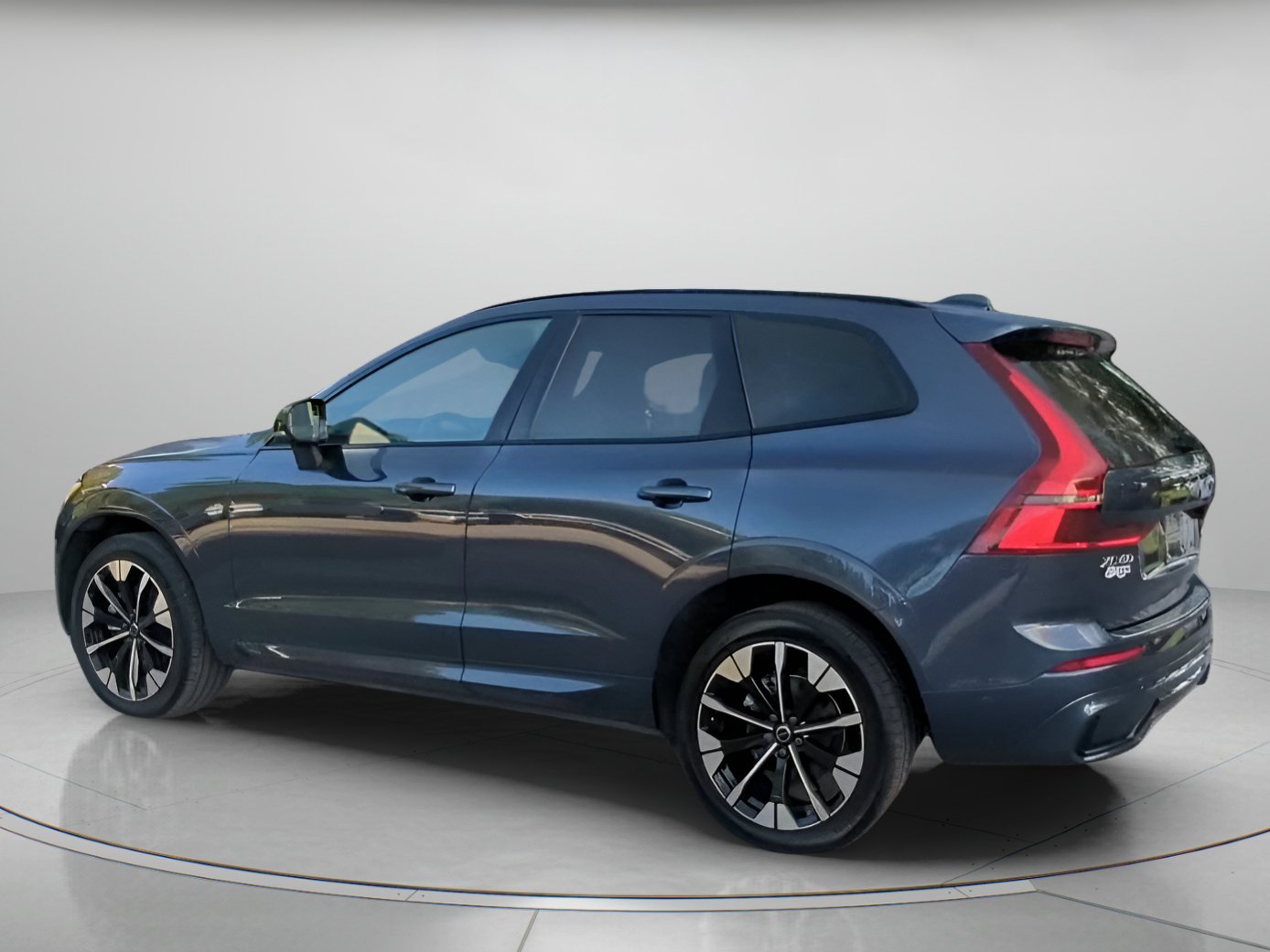 Used 2026 Volvo XC60 B5 Plus AWD/4WD image 19