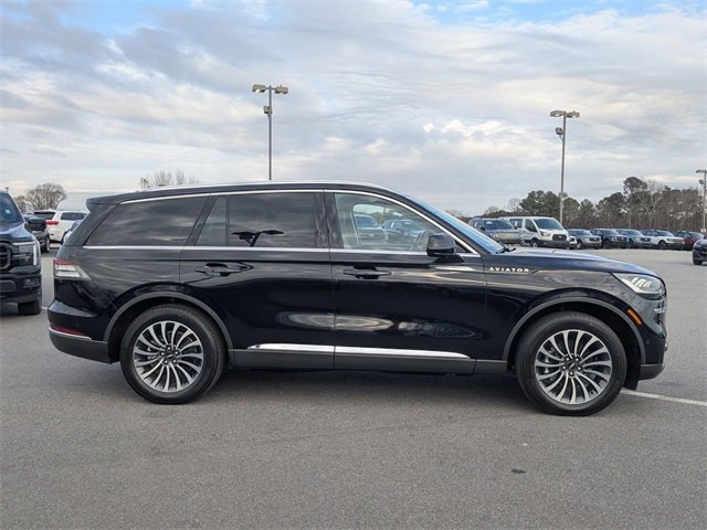 Used 2022 Lincoln Aviator Reserve w/ Class IV Trailer Tow Package image 2