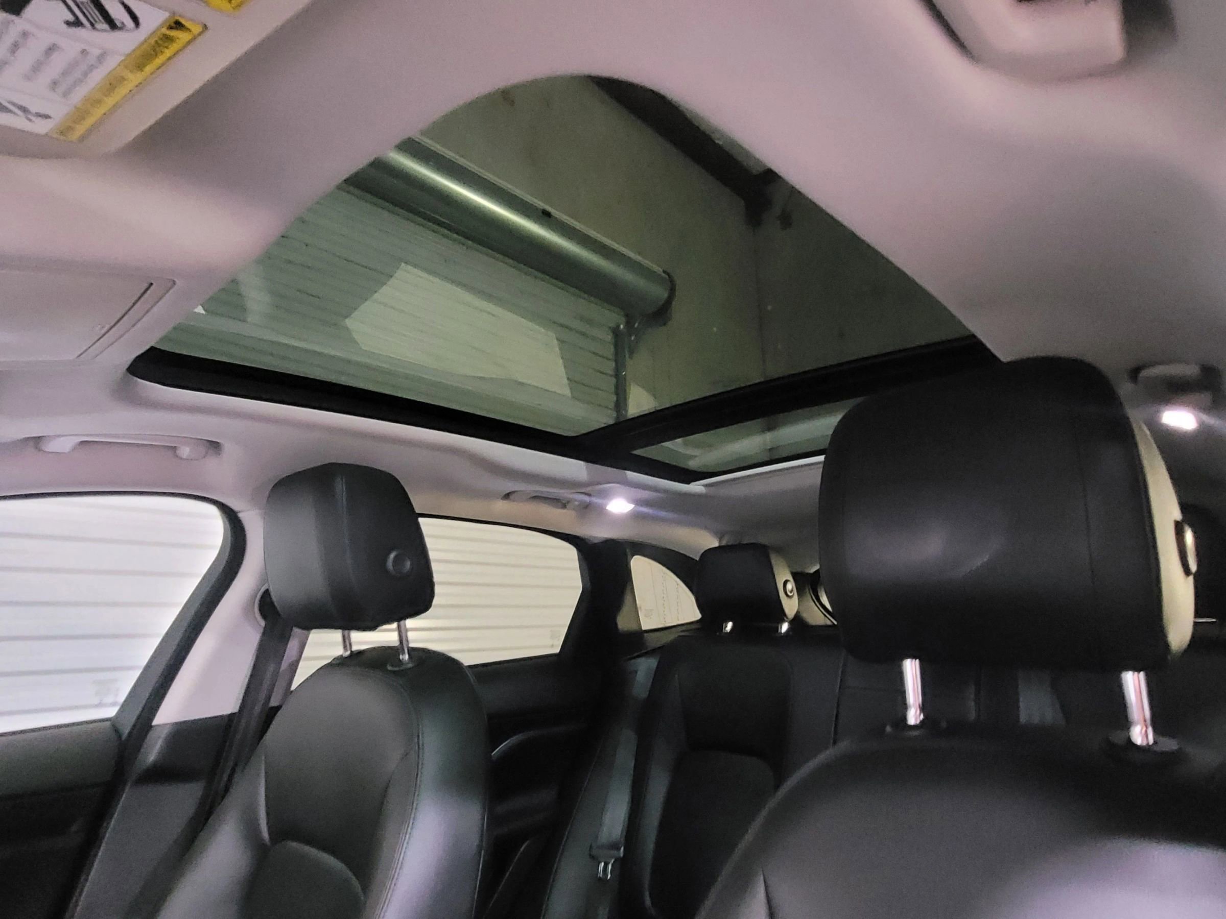 Used 2018 Jaguar F-PACE image 27