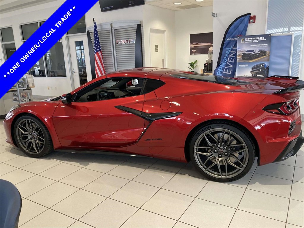 Used 2025 Chevrolet Corvette Z06 image 8