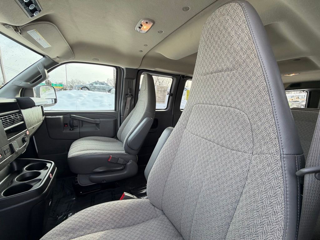 Used 2025 Chevrolet Express 3500 LT w/ LT Preferred Equipment Group image 12