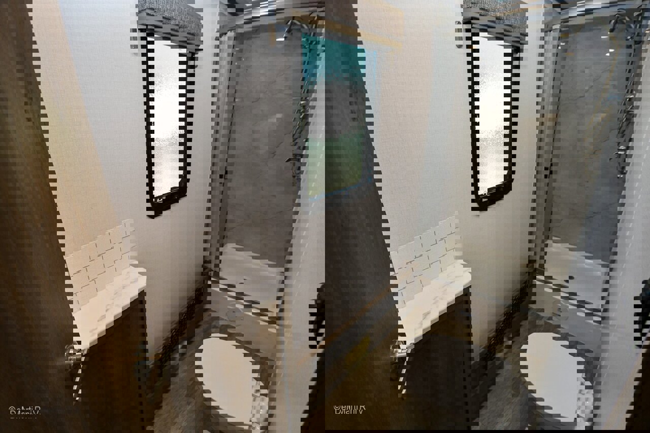 Used 2024 RAM 5500 SLT w/ Quick Order Package 2YG SLT image 9