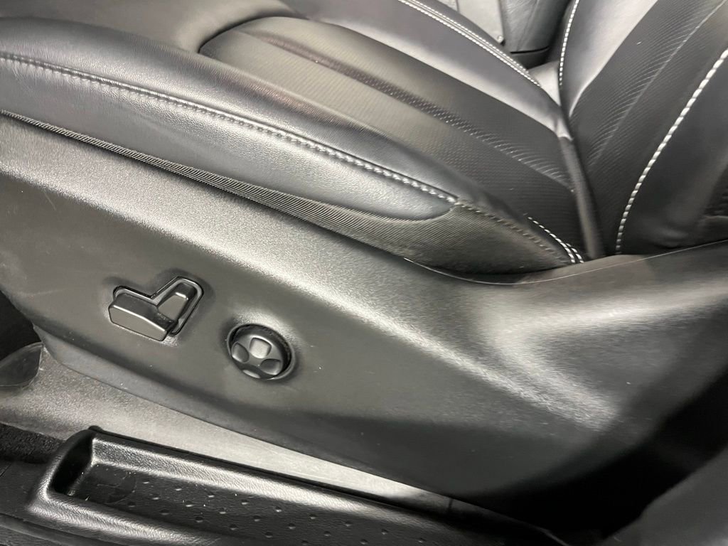 Used 2025 Chrysler Pacifica Select image 23