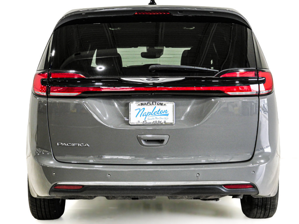 Used 2025 Chrysler Pacifica Select FWD image 7